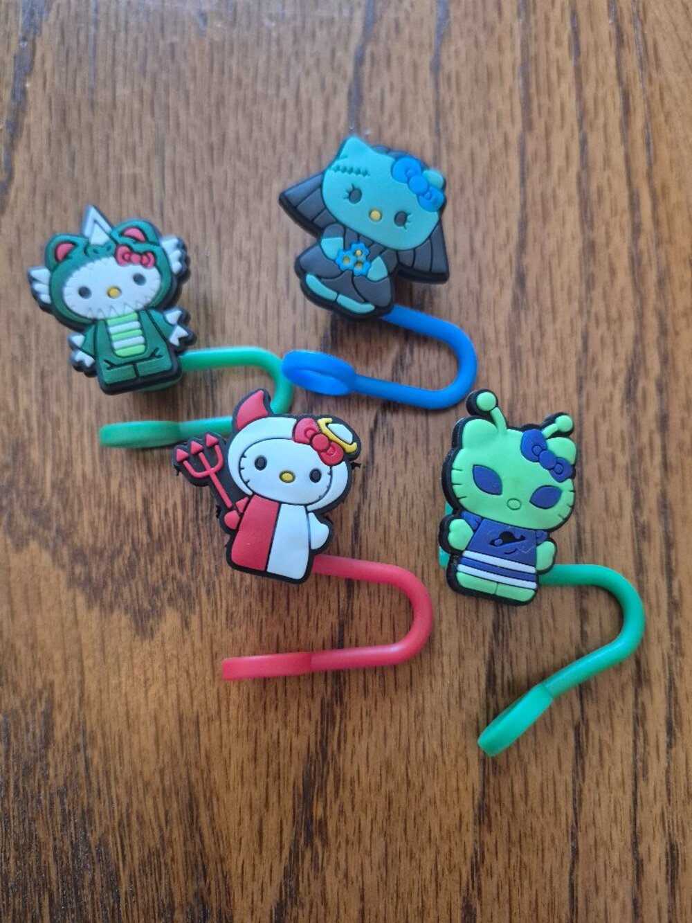4 Halloween hello kitty